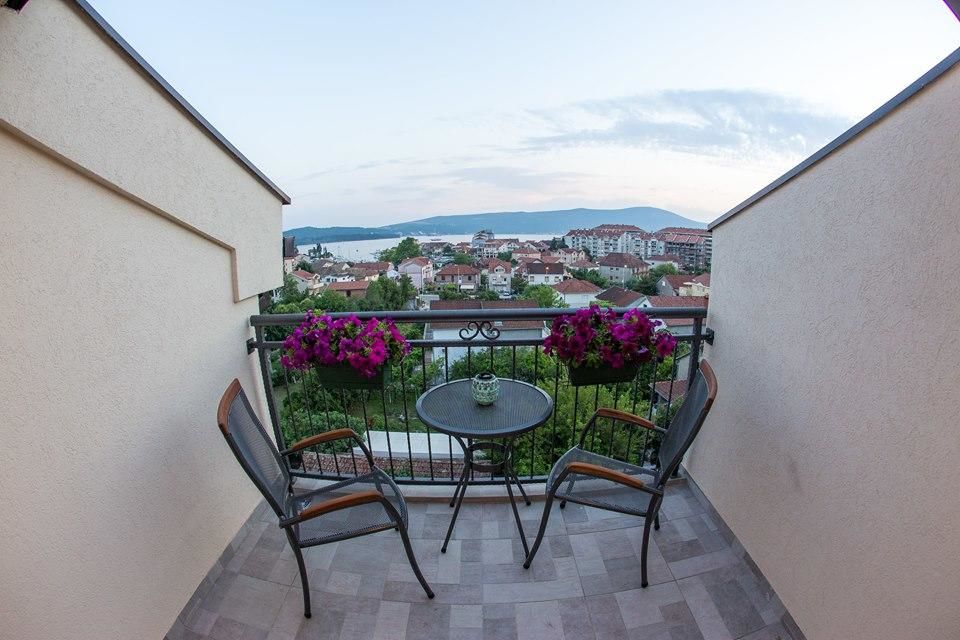 Апартаменты Porto Apartmani Тиват