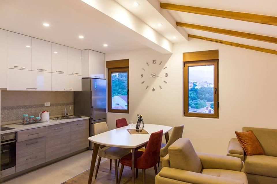 Апартаменты Porto Apartmani Тиват