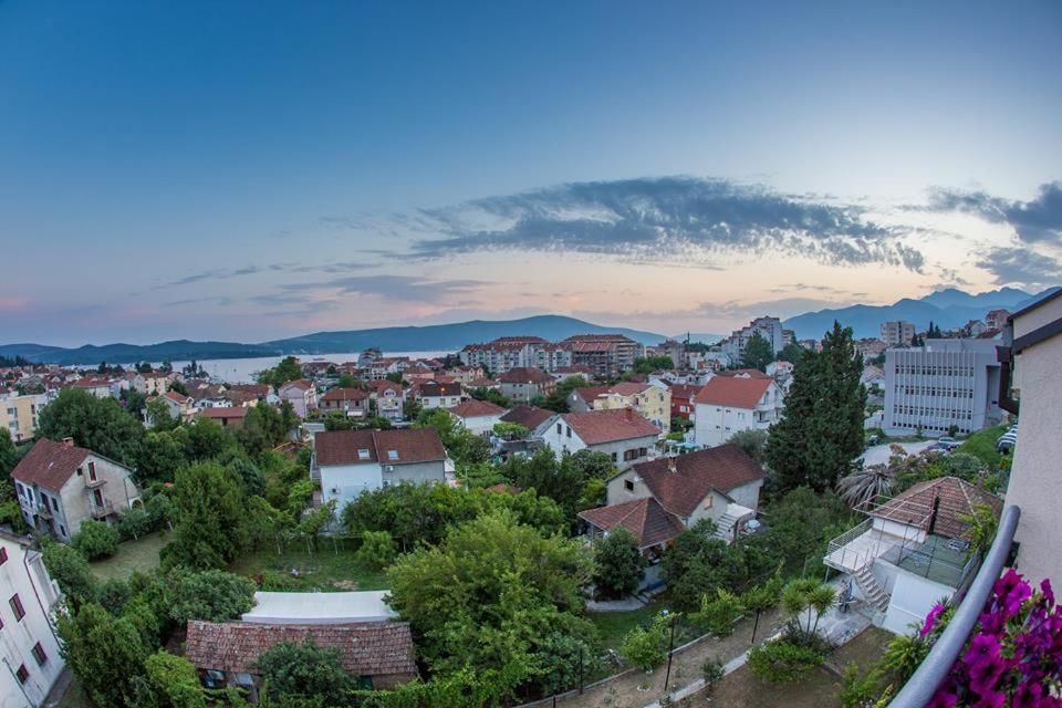 Апартаменты Porto Apartmani Тиват