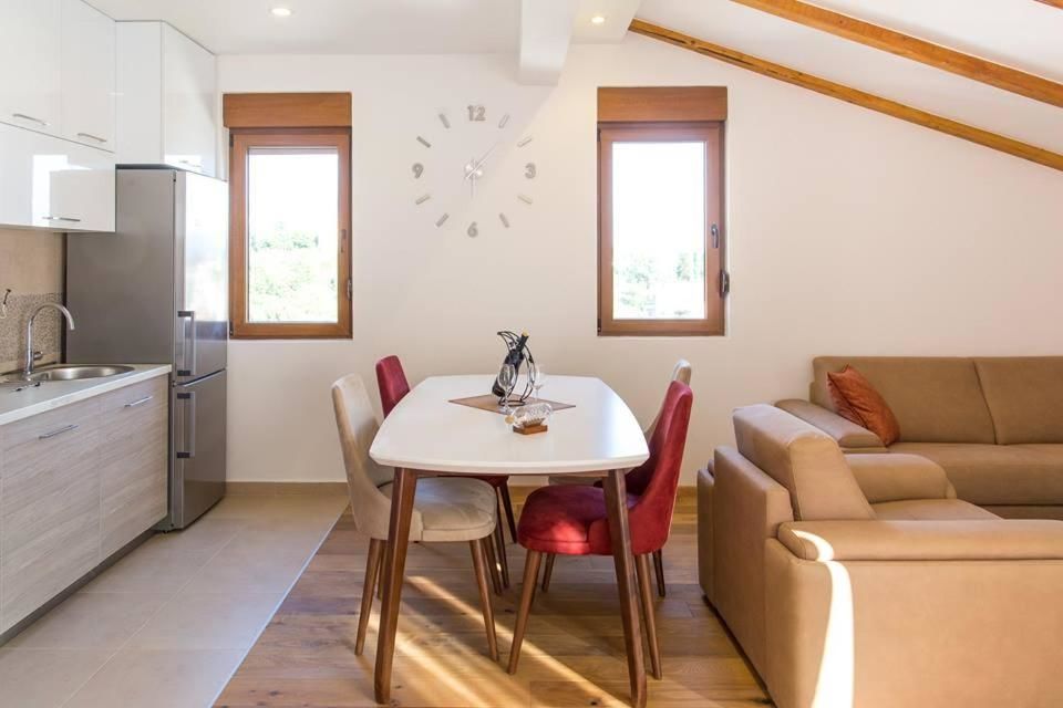 Апартаменты Porto Apartmani Тиват