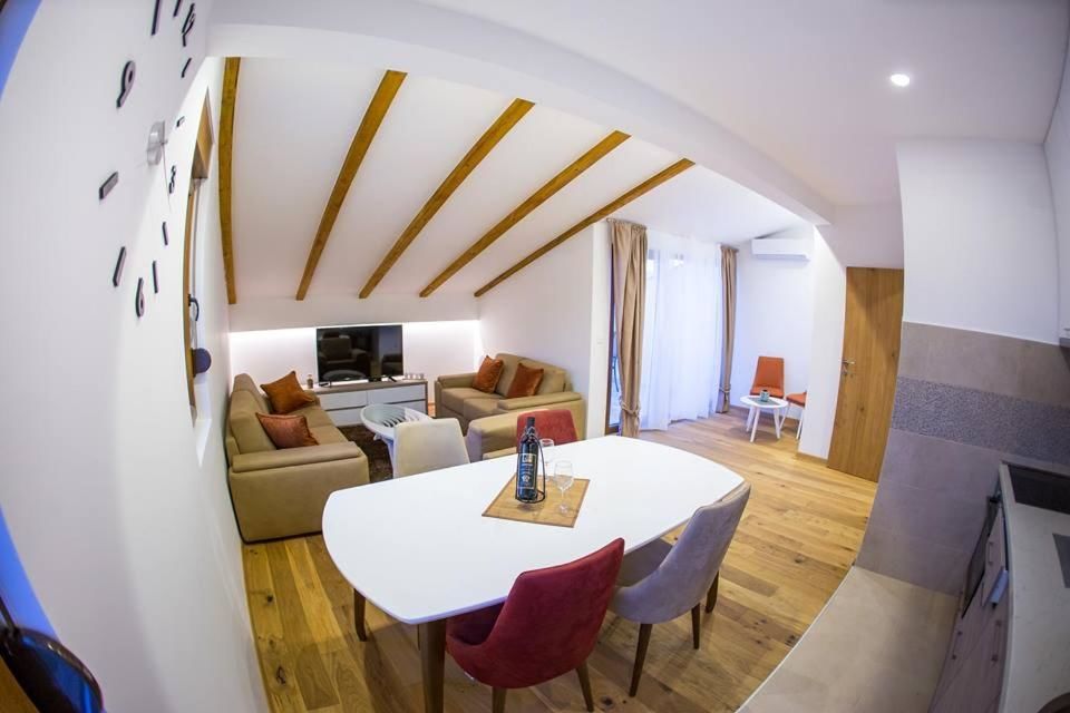 Апартаменты Porto Apartmani Тиват